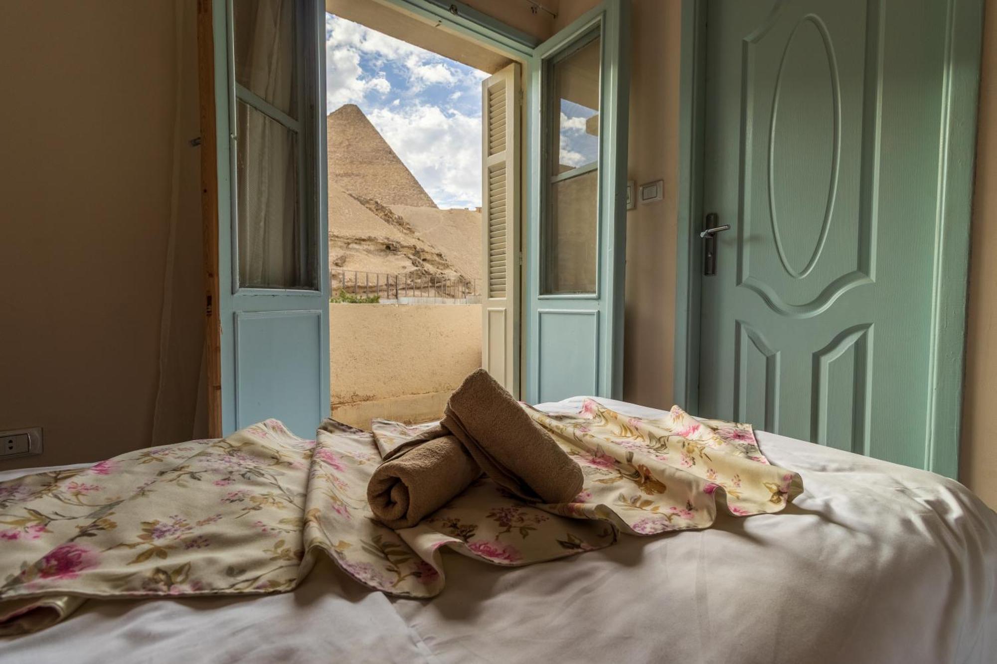 The Grand Pyramids View Hotel Kafret el-Gabal Стая снимка