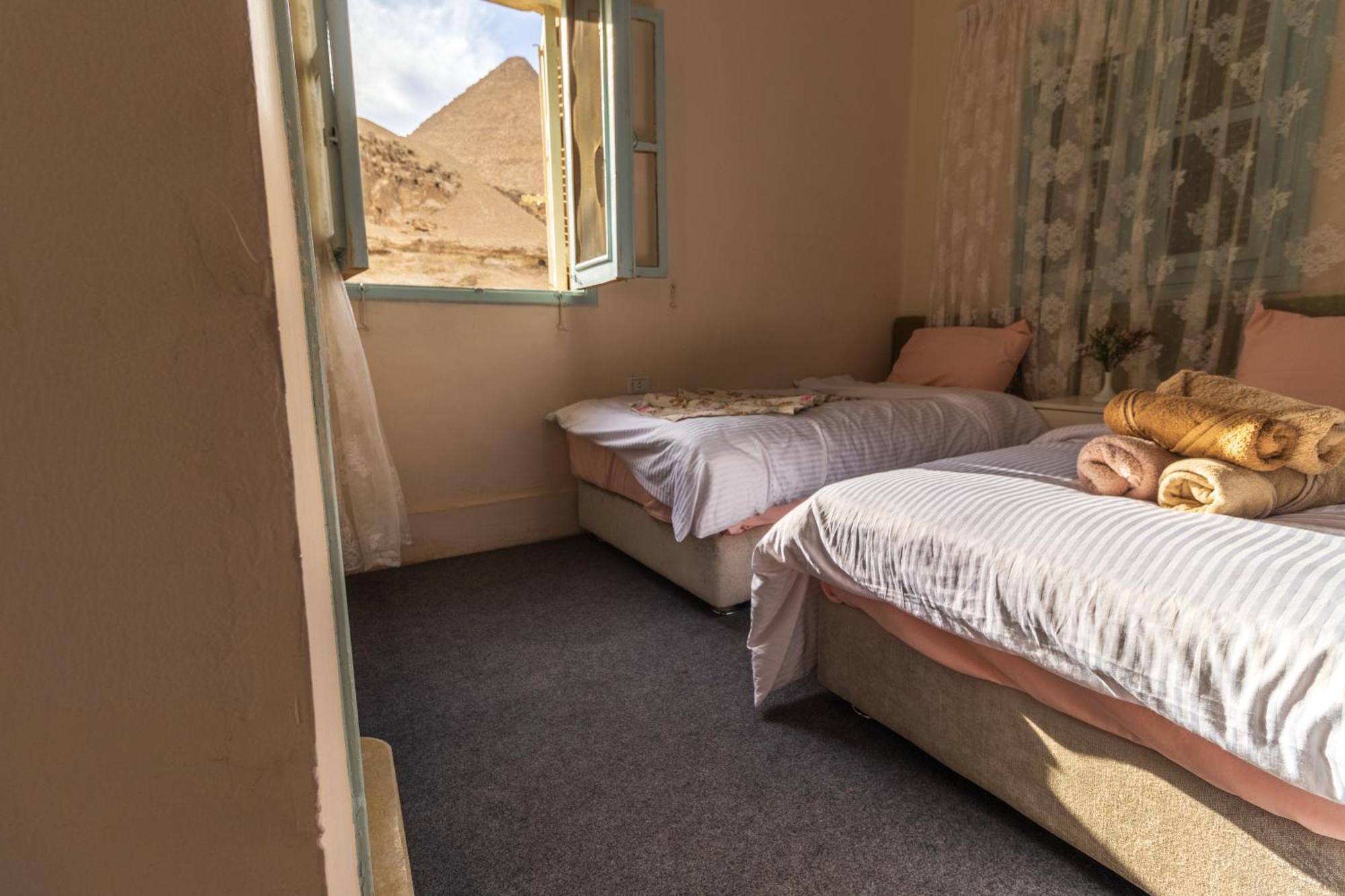 The Grand Pyramids View Hotel Kafret el-Gabal Стая снимка