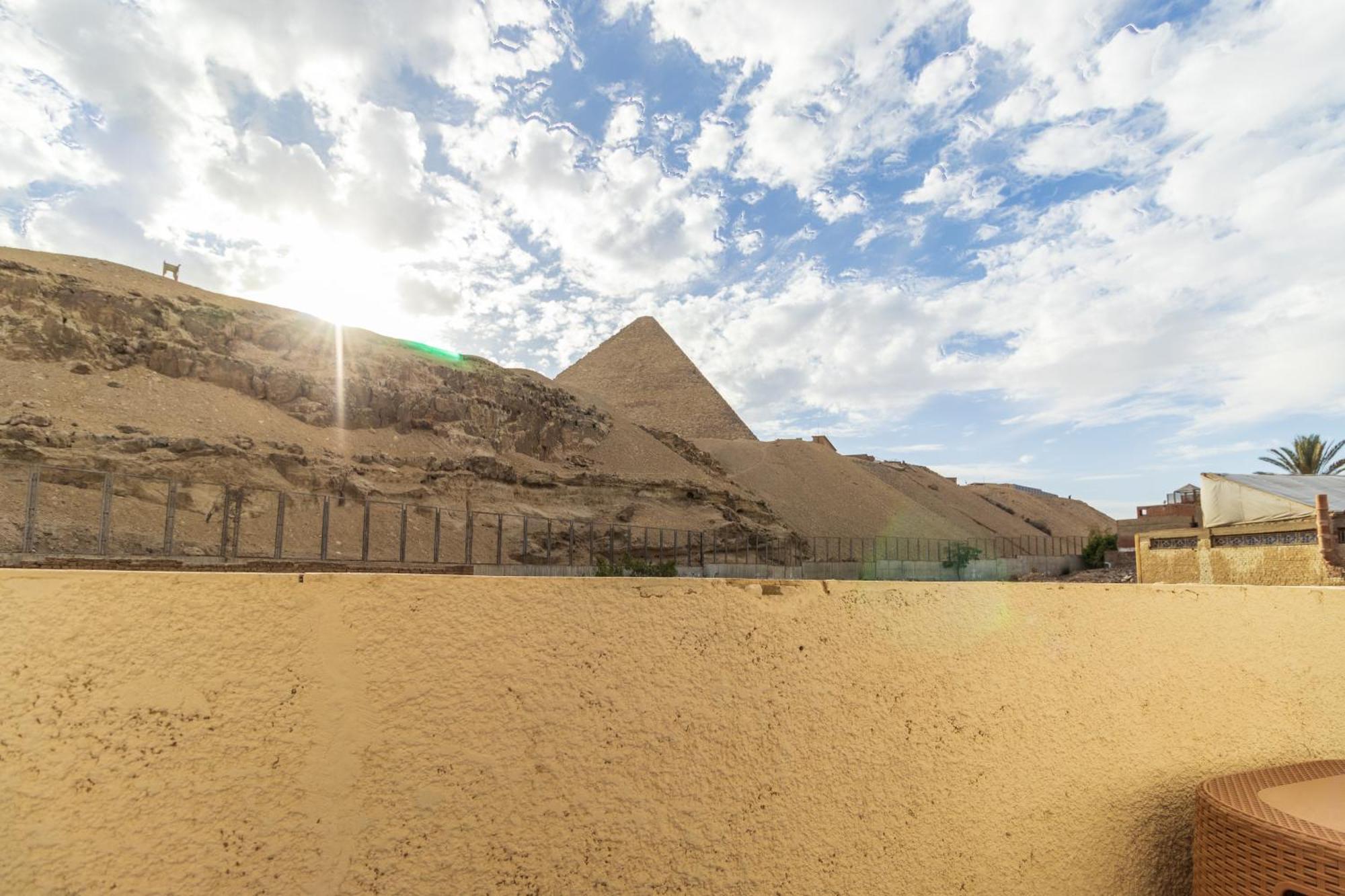 The Grand Pyramids View Hotel Kafret el-Gabal Стая снимка