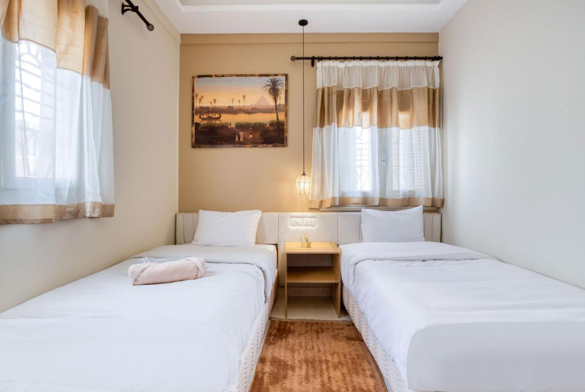 The Grand Pyramids View Hotel Kafret el-Gabal Стая снимка