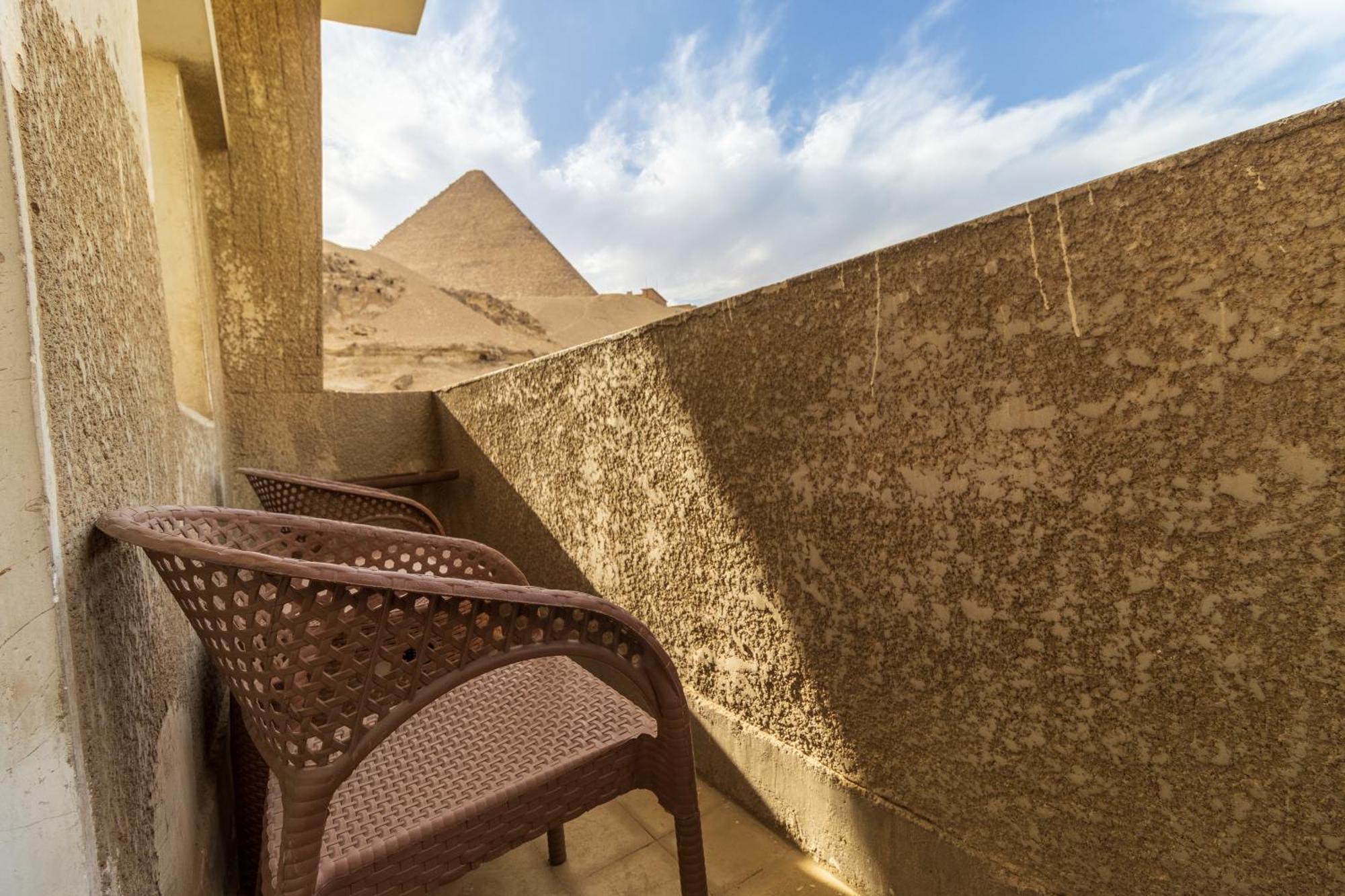 The Grand Pyramids View Hotel Kafret el-Gabal Стая снимка