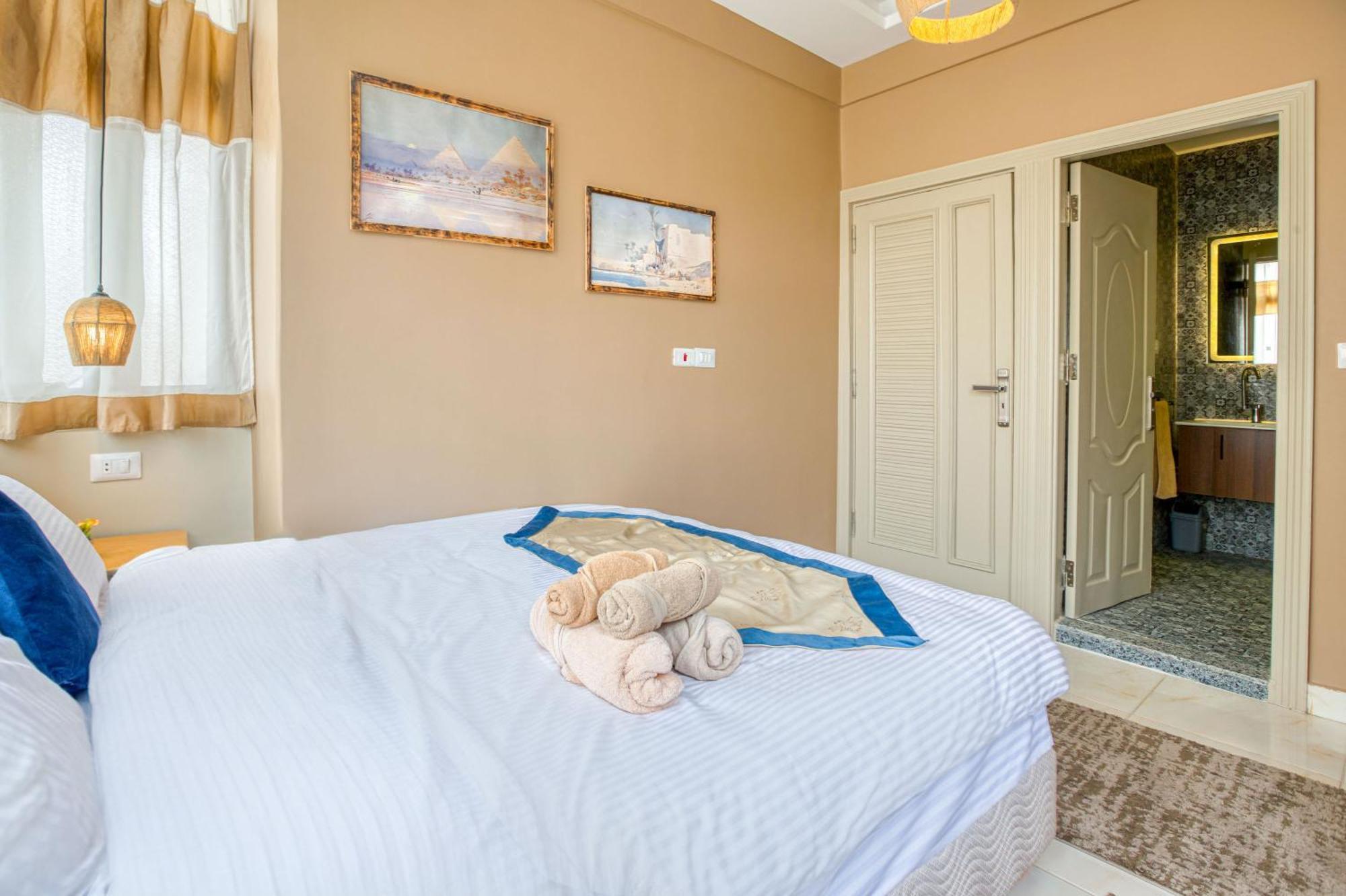 The Grand Pyramids View Hotel Kafret el-Gabal Стая снимка
